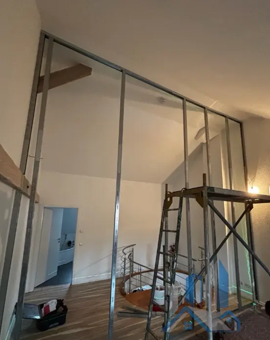 Trockenbau Ausgangszustand – Vorher-Bild vor der Sanierung